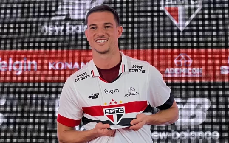 São Paulo ecaminha renovação do contrato de Cédric Soares