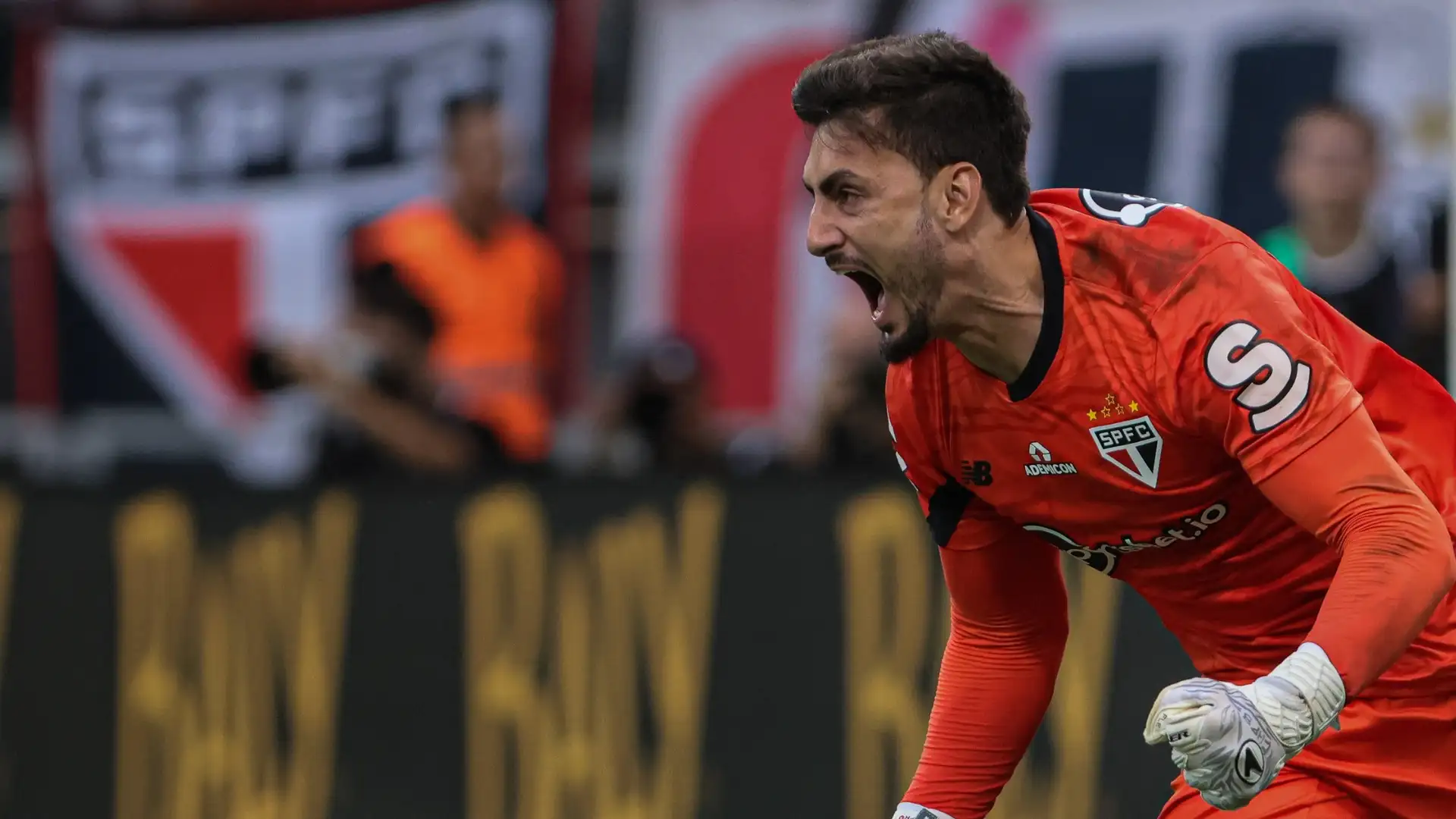 Goleiro Rafael, faz grande atuação contra o Atlético Mg